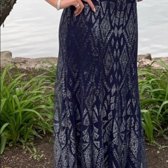 Gorgeous navy & silver gown - Picture 3 of 6